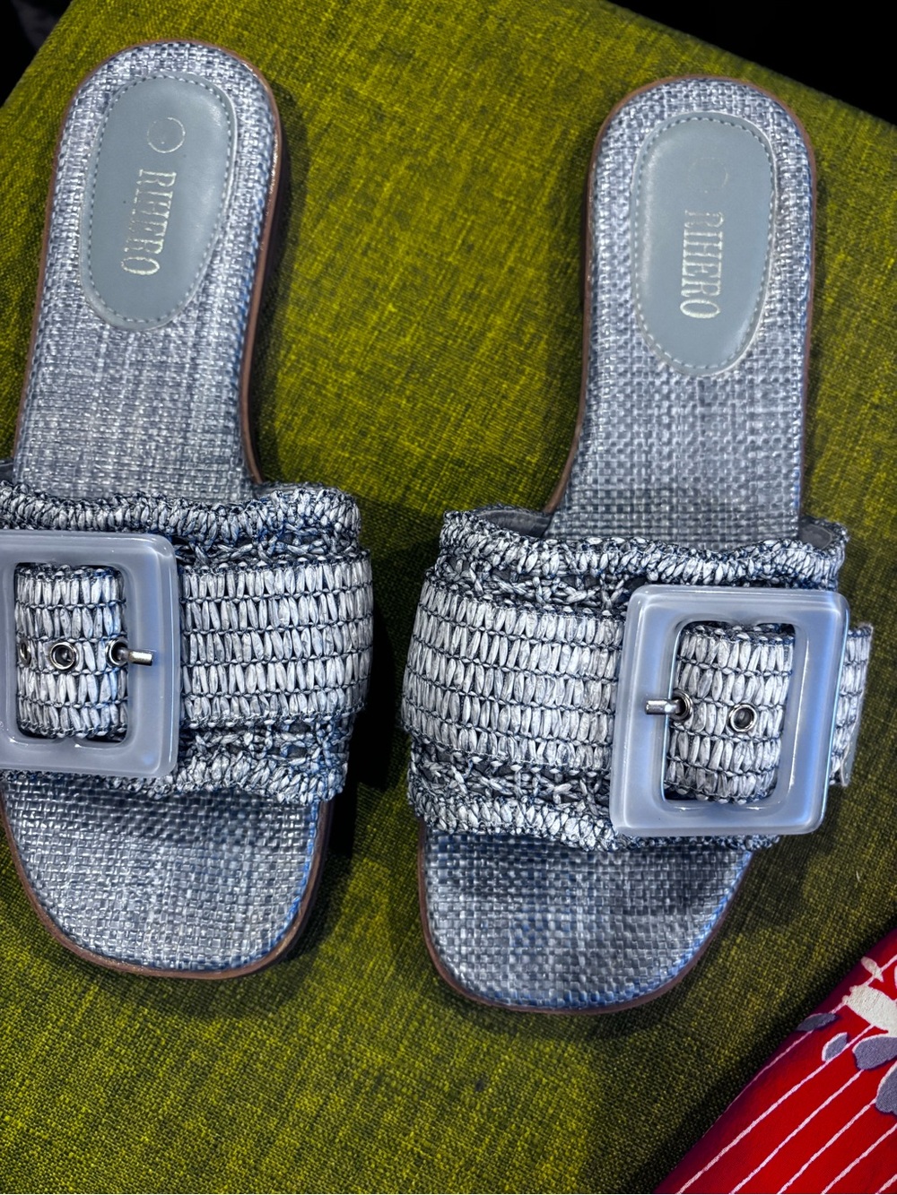Raffle square toed big buckle slide sandals 7